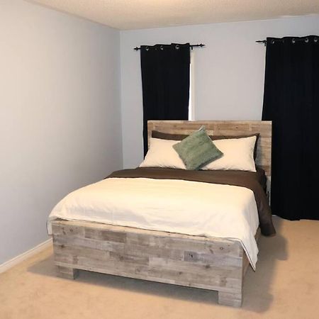 Entire 4 Bed Room Detached Residential Home Ajax Esterno foto