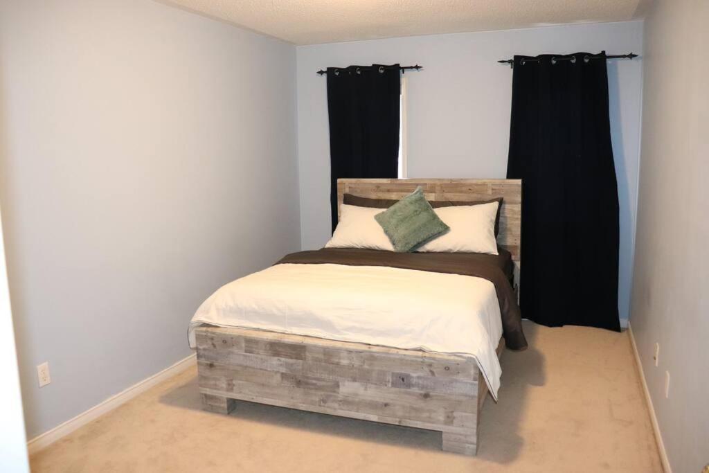 Entire 4 Bed Room Detached Residential Home Ajax Esterno foto