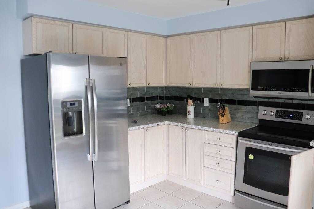 Entire 4 Bed Room Detached Residential Home Ajax Esterno foto