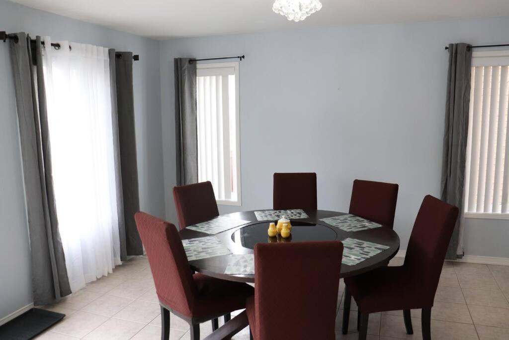 Entire 4 Bed Room Detached Residential Home Ajax Esterno foto