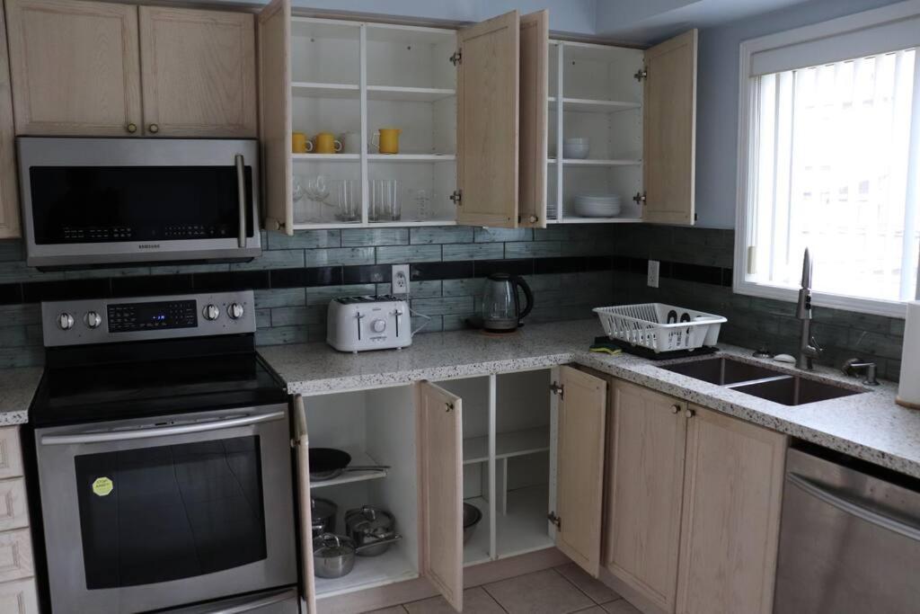 Entire 4 Bed Room Detached Residential Home Ajax Esterno foto