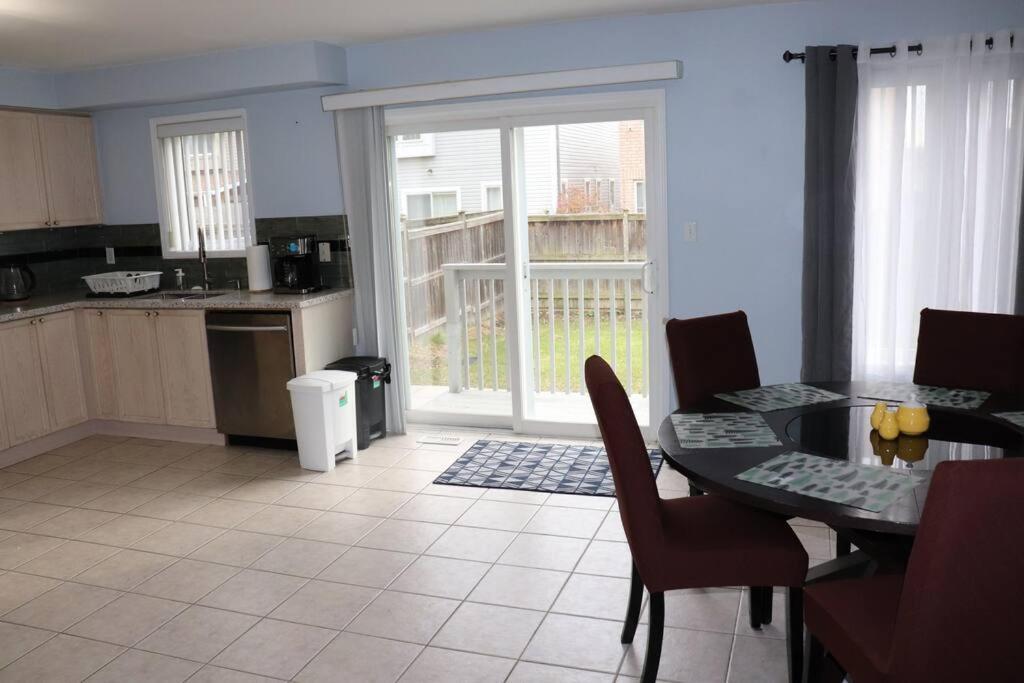 Entire 4 Bed Room Detached Residential Home Ajax Esterno foto