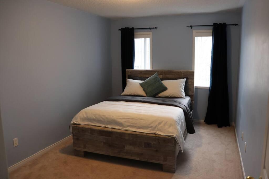 Entire 4 Bed Room Detached Residential Home Ajax Esterno foto